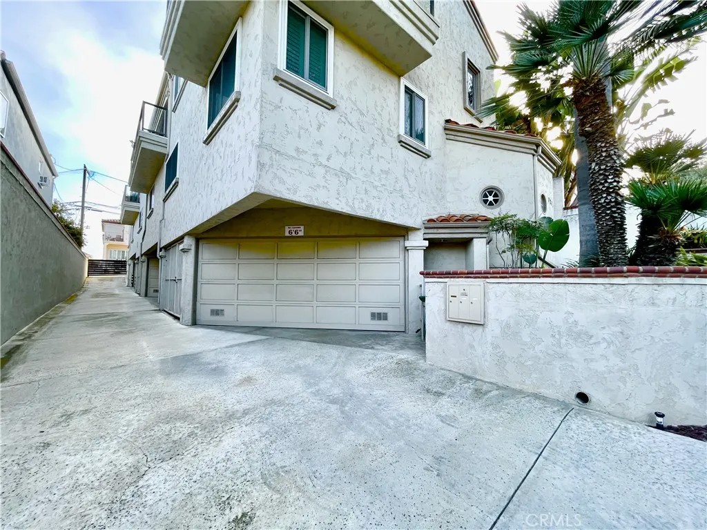 721 W 27th 1