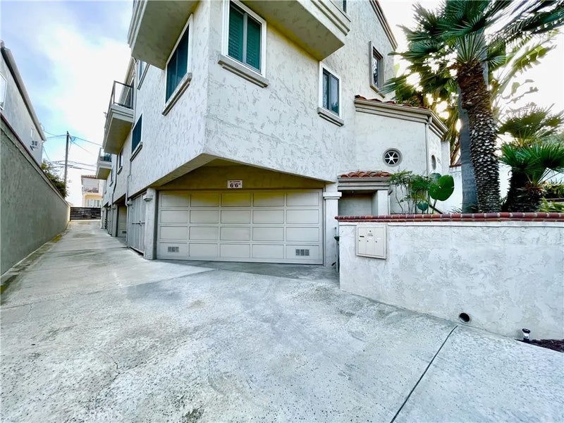 721 W 27th 1