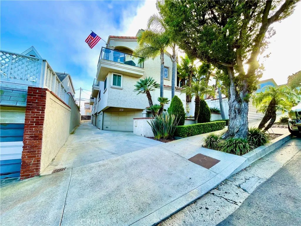 721 W 27th 1