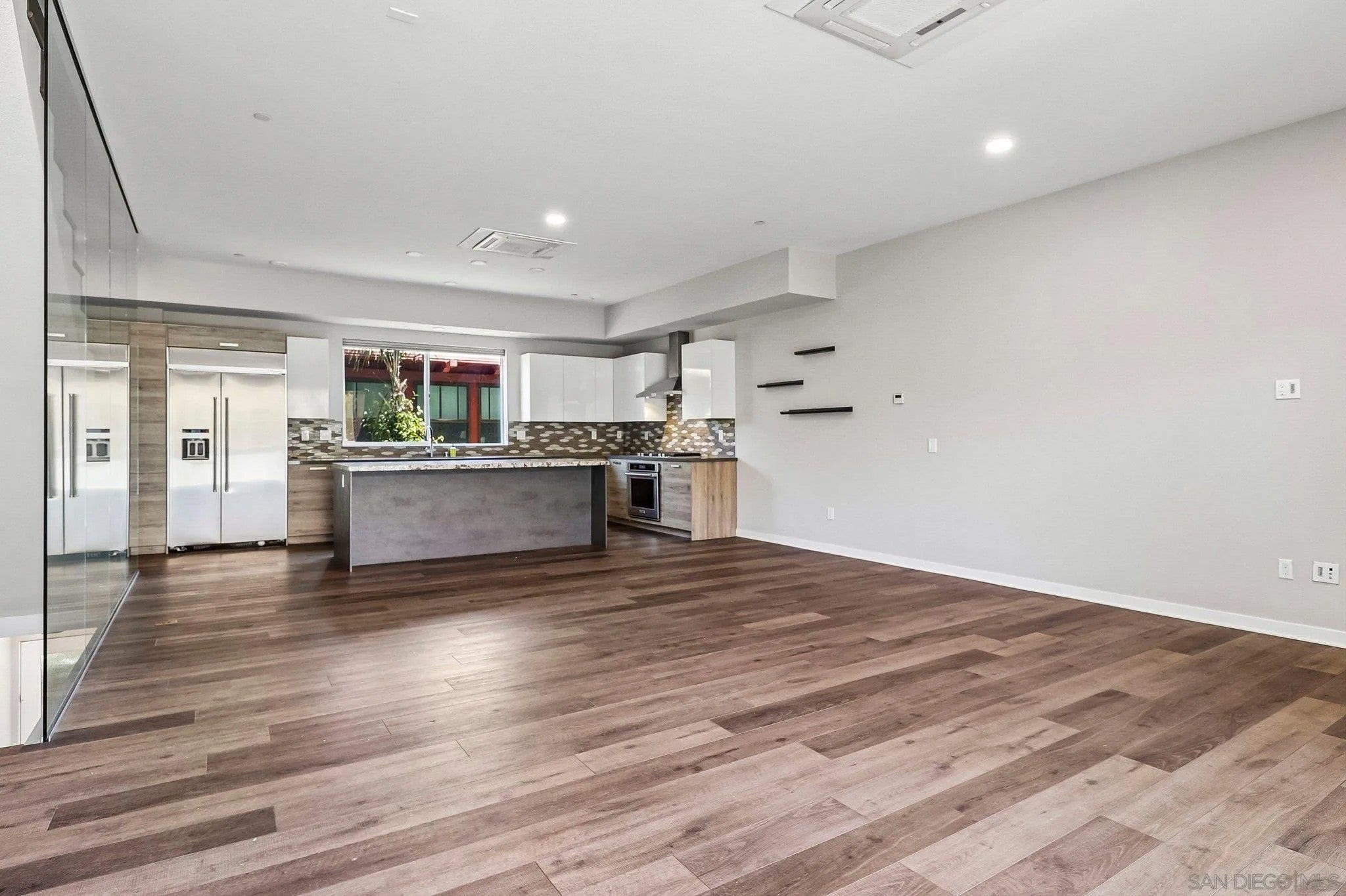 3533 3rd Ave