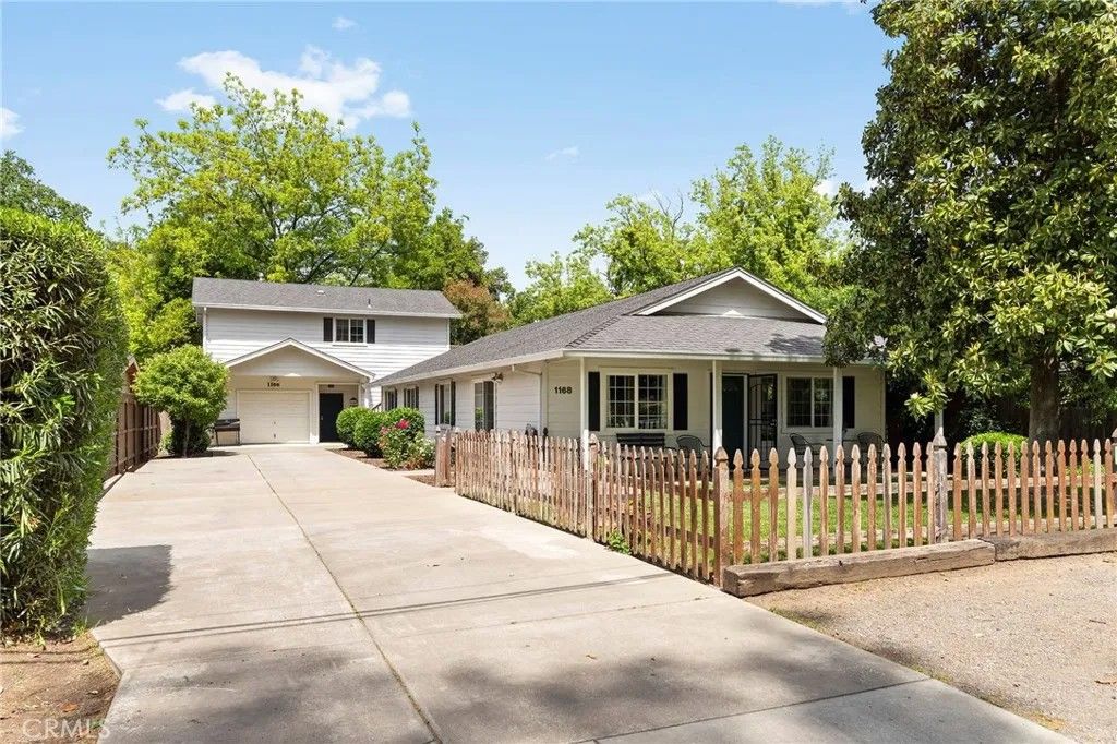 Photo of 1166 E 10th St, Chico, CA 95928 (MLS # SN26091931)