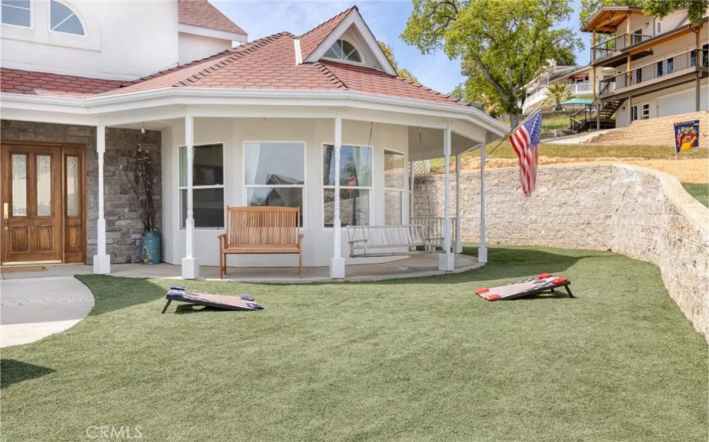 3105 E Beach Circle