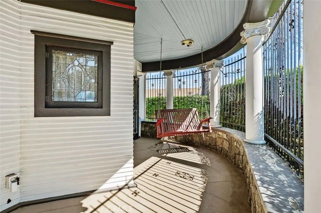 Photo of 4771 Victoria Avenue, Riverside, CA 92507 (MLS # IV26062079)