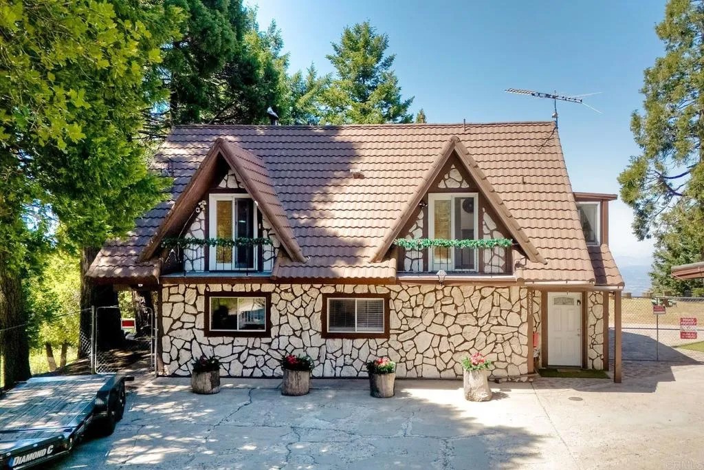 22223 Crestline Road