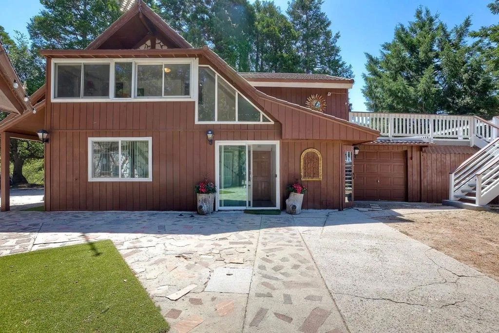 22223 Crestline Road