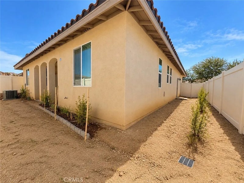 7426 Del Rio Vista
