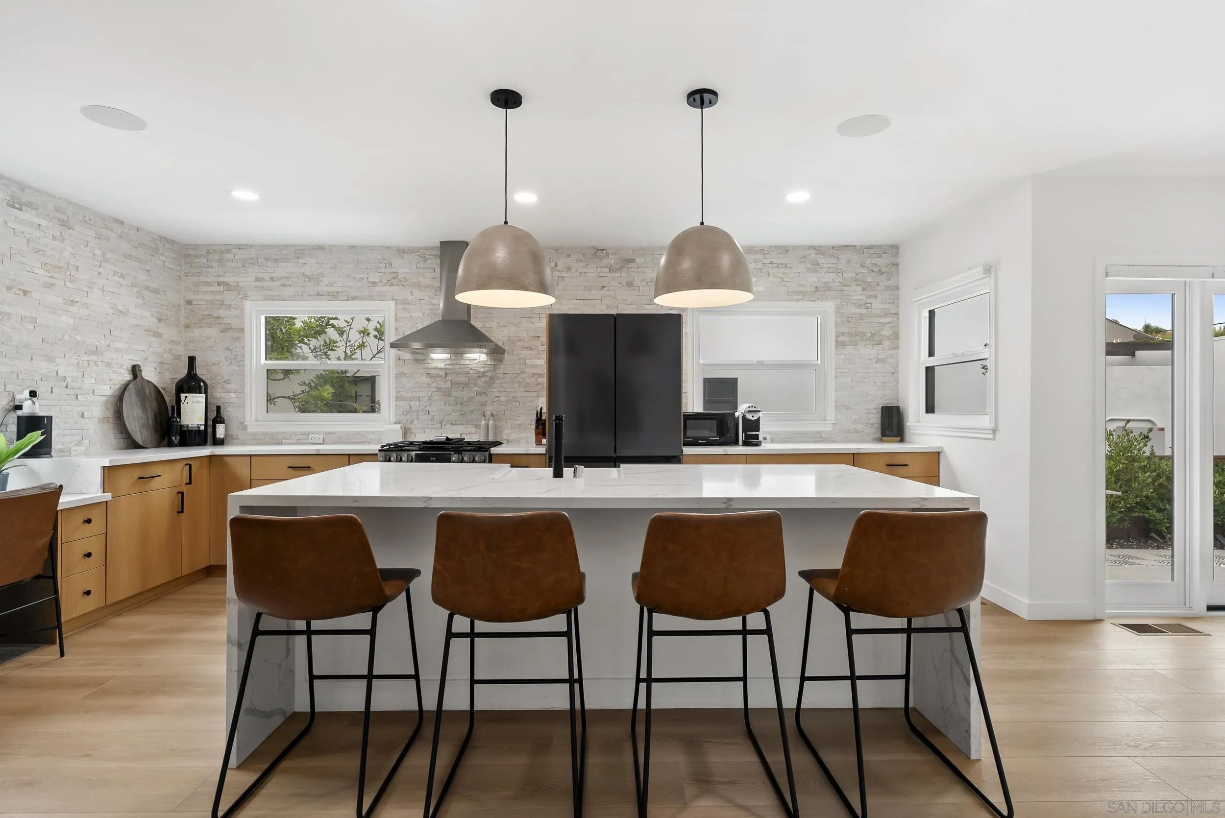 4664 Biona Dr
