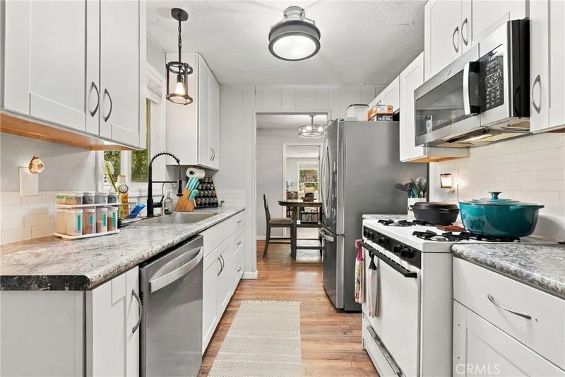 38152 Ruth Hill