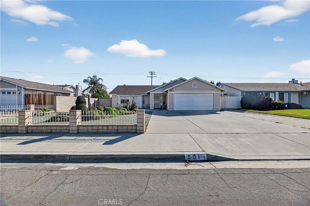 Photo of 501 Presidents Avenue, Hemet, CA 92543 (MLS # SW26026810)