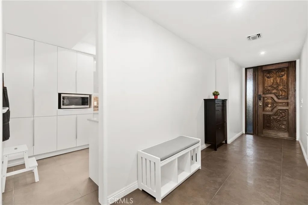 141 S Linden Drive 203