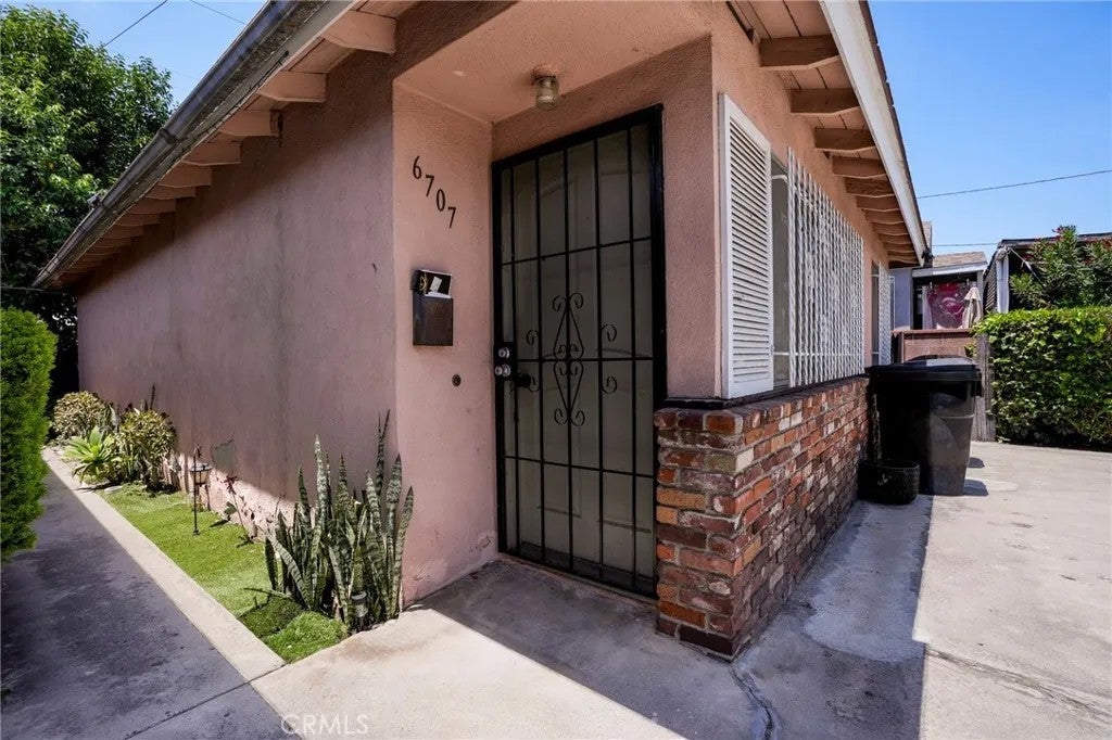 6707 Perry Road