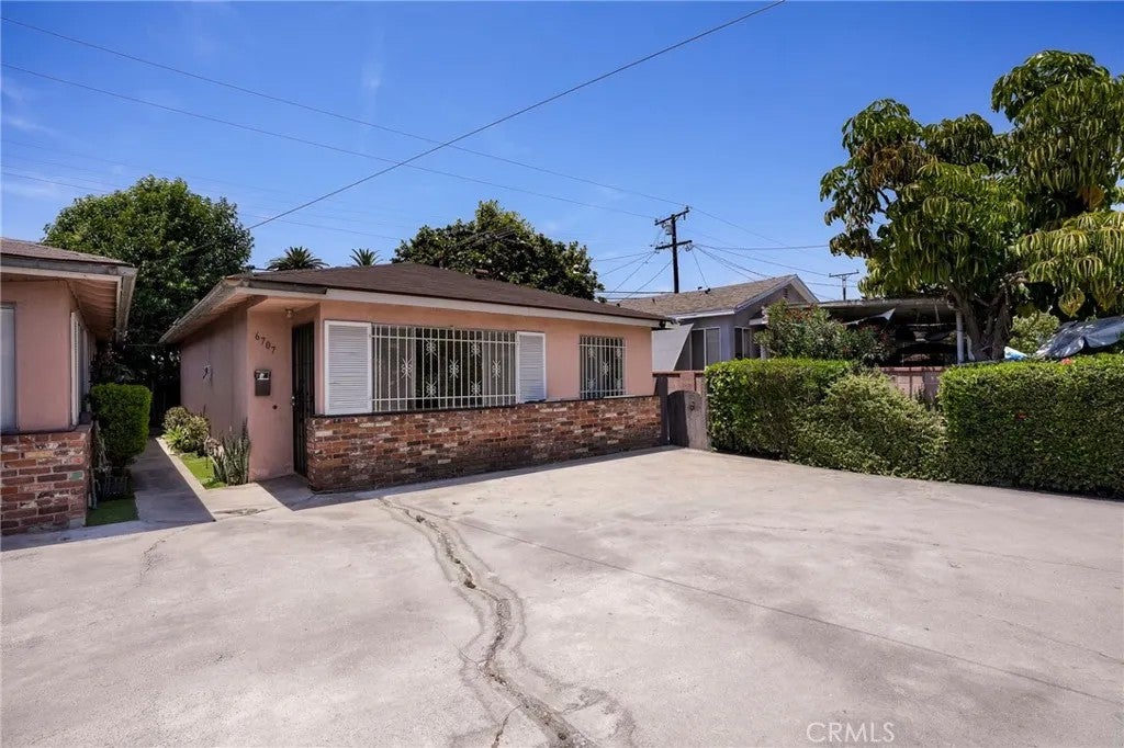6707 Perry Road