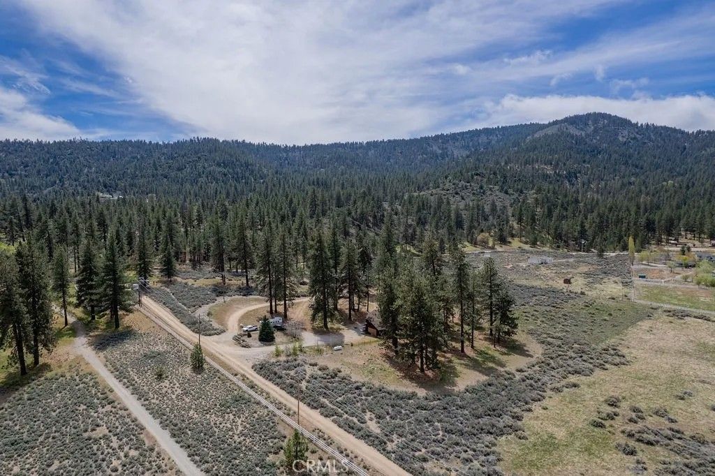 Photo of 1575 Petersen Lane, Frazier Park, CA 93225 (MLS # SR26074478)