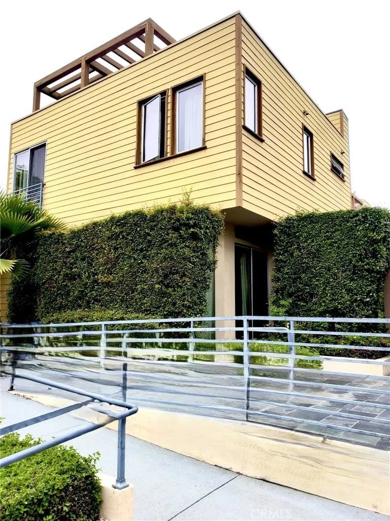 Photo of 41 N Oak Avenue #1, Pasadena, CA 91107 (MLS # AR26186961)