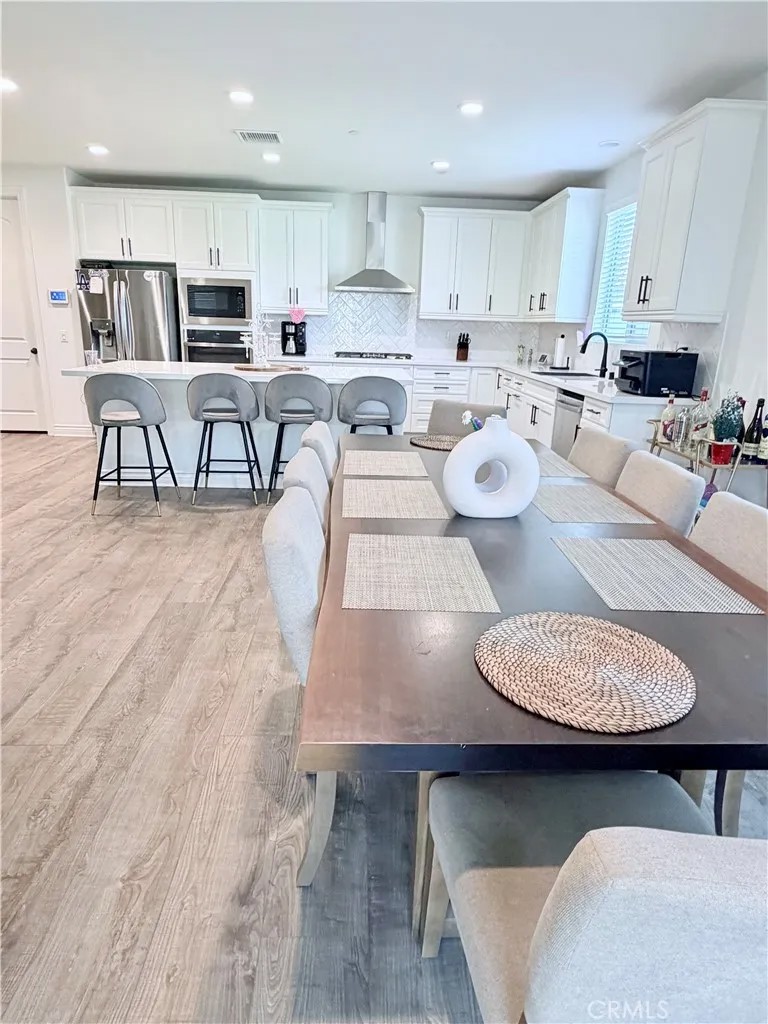 9401 Venetian