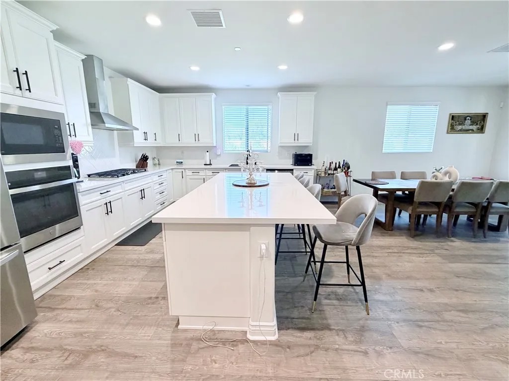 9401 Venetian