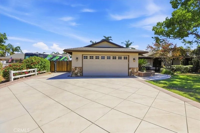 1455 Valley View