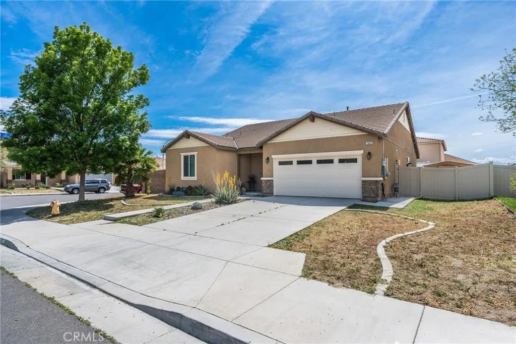 Photo of 1662 Hayloft Place, San Jacinto, CA 92582 (MLS # CV26079590)