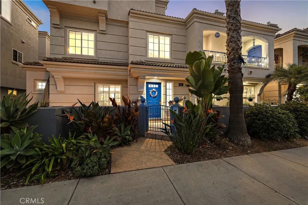 Photo of 701 N Cleveland ST, Oceanside, CA 92054 (MLS # OC26221021)