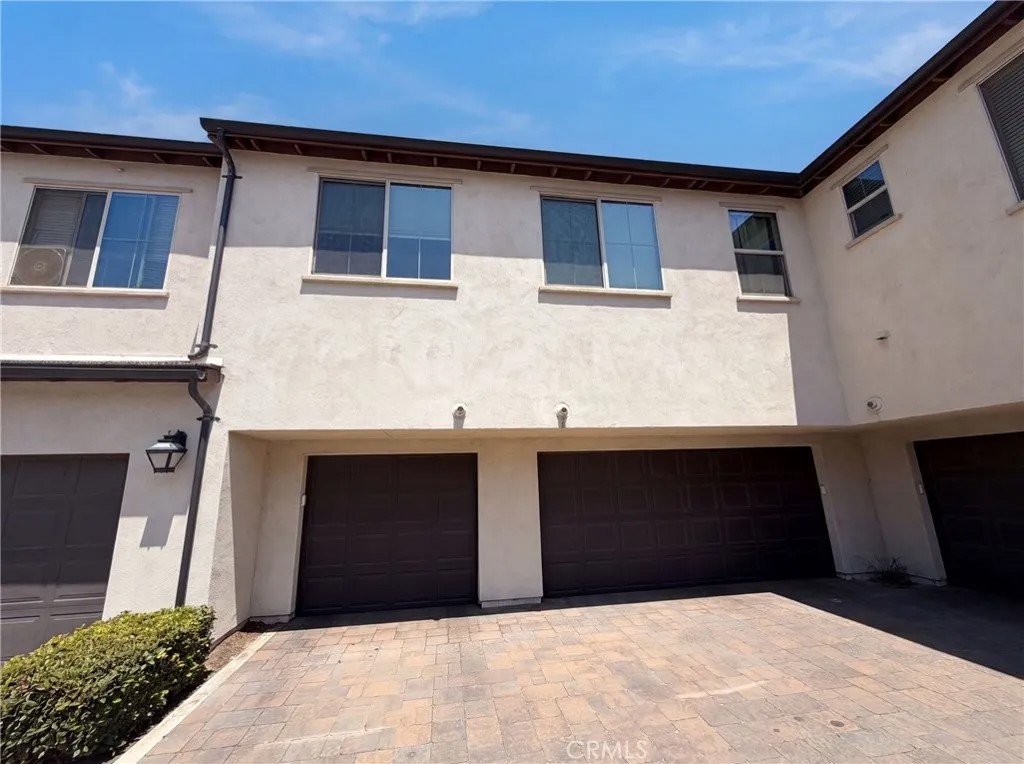 3120 E Yountville