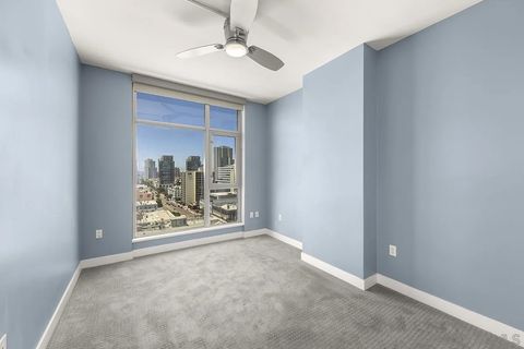Tiny photo for 575 6th Avenue #1008, San Diego, CA 92101 (MLS # 250035165)