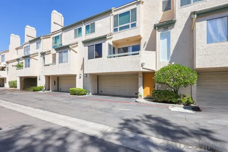 6140 Calle Mariselda 102