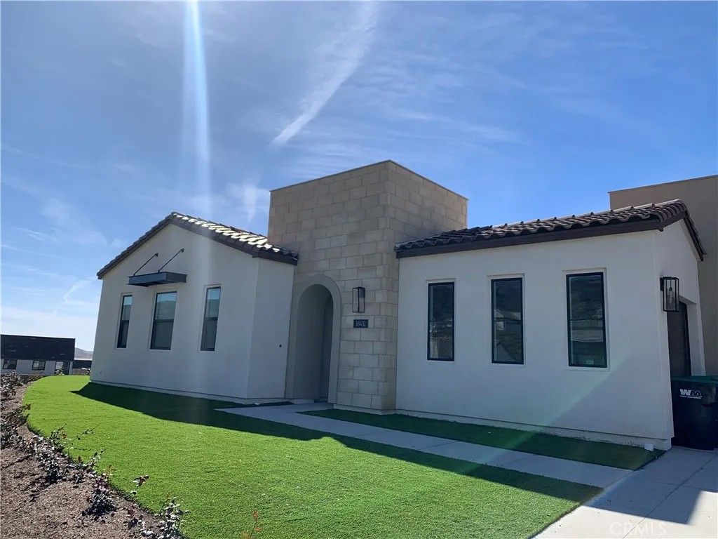 Photo of 18431 Boulder Blf, Silverado, CA 92676 (MLS # AR25272846)