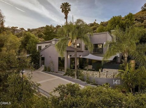 Photo of 1411 Edgehill Place, Pasadena, CA 91103 (MLS # P1-27104)