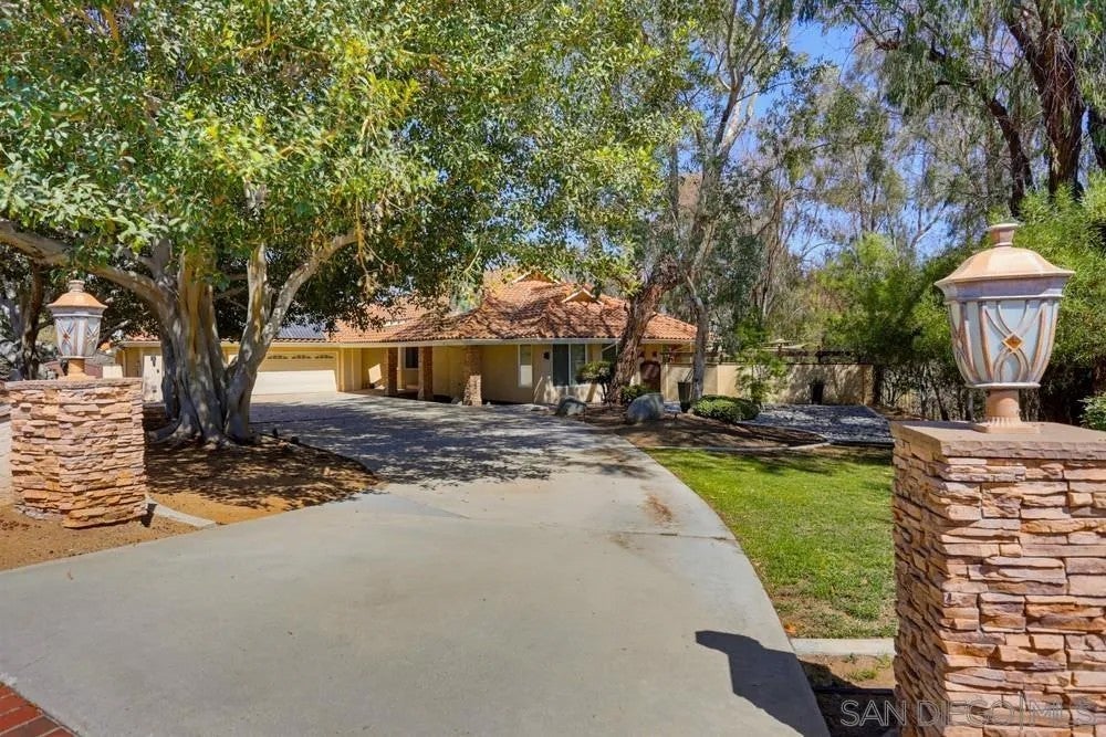 15311 Crestview