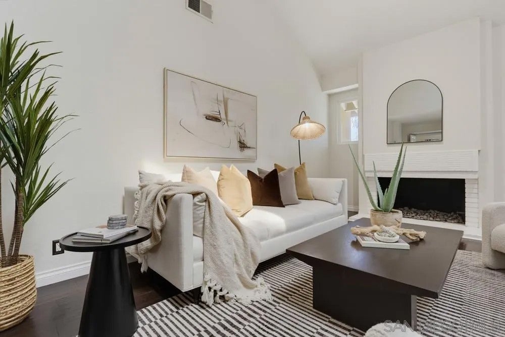 15311 Crestview