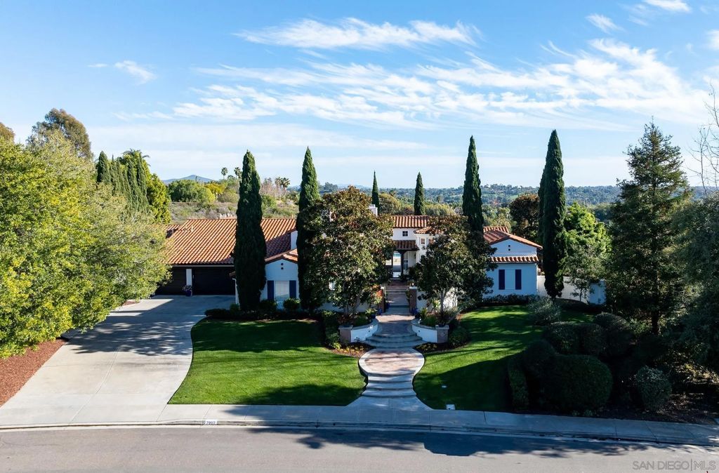 Photo of 7992 Paseo Esmerado, Carlsbad, CA 92009 (MLS # 260009458)