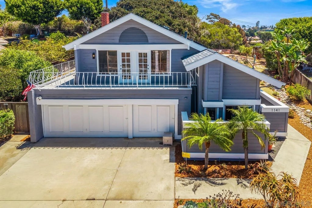 Photo of 1141 Cerro Largo Dr, Solana Beach, CA 92075 (MLS # 260014238)
