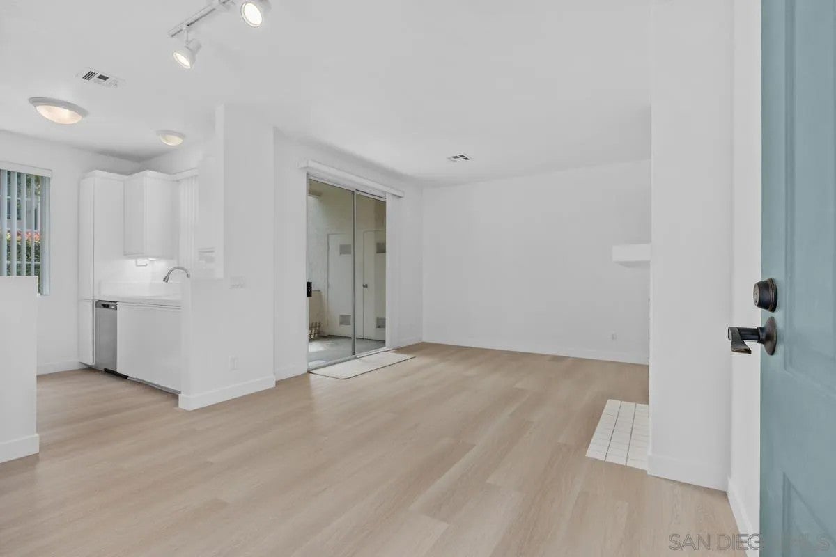 10921 Sabre Hill Dr 375