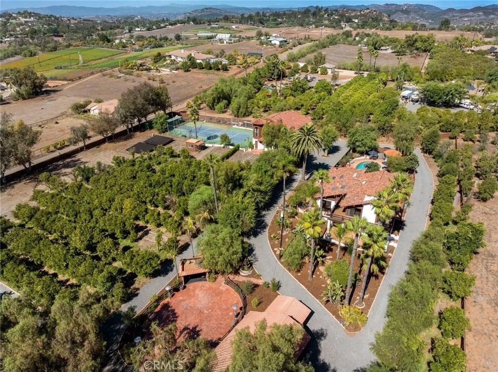 Photo of 11550 Old Castle Rd, Valley Center, CA 92082 (MLS # ND25240673)
