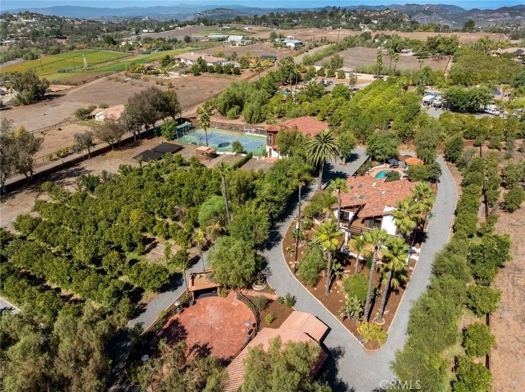 Photo of 11550 Old Castle Rd, Valley Center, CA 92082 (MLS # ND25240673)