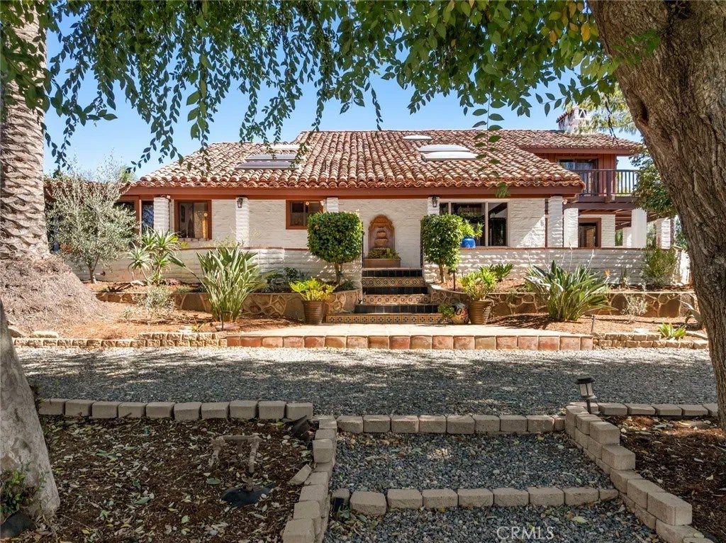 Photo of 11550 Old Castle Rd, Valley Center, CA 92082 (MLS # ND25240673)