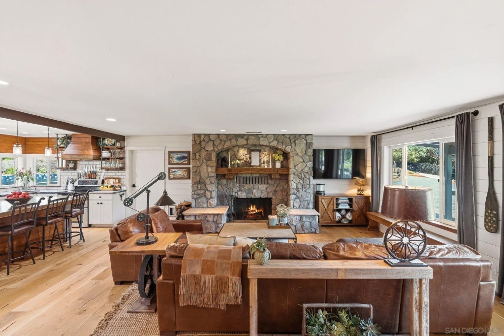 Photo of 235 Walnut Hills Dr, San Marcos, CA 92078 (MLS # 260012724)