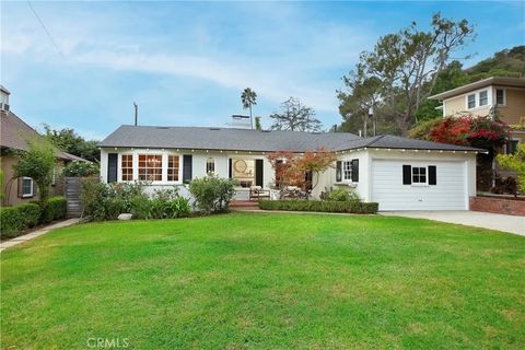 Photo of 1624 Santa Barbara Ave, Glendale, CA 91208 (MLS # GD25246799) Photo of 1624 Santa Barbara Ave, Glendale, CA 91208 (MLS # GD25246799)