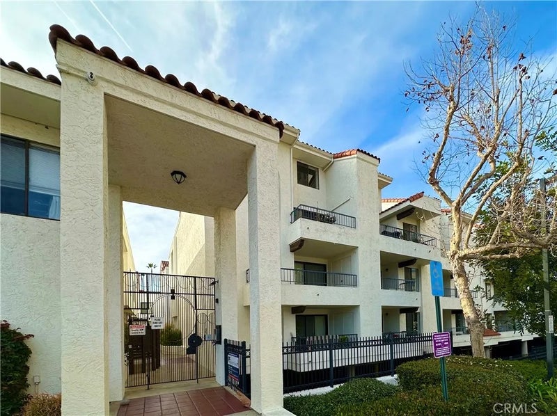 3525 Lebon Drive 204