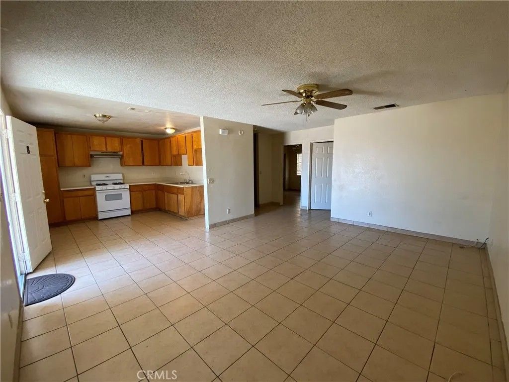 Photo of 16580 Pine Street #B, Hesperia, CA 92345 (MLS # NP26009867)