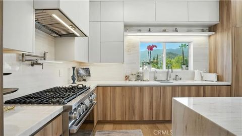 Tiny photo for 2806 Manhattan Ave, Glendale, CA 91214 (MLS # GD25236548)