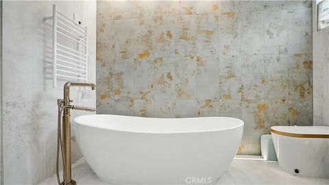 Tiny photo for 2806 Manhattan Ave, Glendale, CA 91214 (MLS # GD25236548)