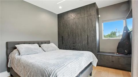 Tiny photo for 2806 Manhattan Ave, Glendale, CA 91214 (MLS # GD25236548)