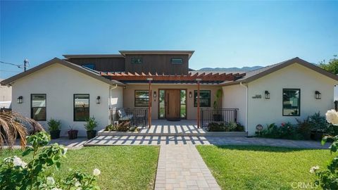 Tiny photo for 2806 Manhattan Ave, Glendale, CA 91214 (MLS # GD25236548)