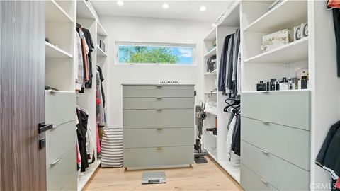 Tiny photo for 2806 Manhattan Ave, Glendale, CA 91214 (MLS # GD25236548)