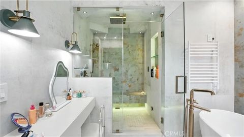 Tiny photo for 2806 Manhattan Ave, Glendale, CA 91214 (MLS # GD25236548)