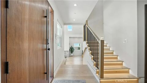 Tiny photo for 2806 Manhattan Ave, Glendale, CA 91214 (MLS # GD25236548)