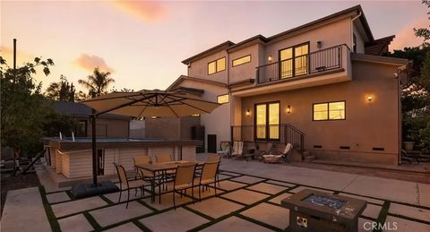 Tiny photo for 2806 Manhattan Ave, Glendale, CA 91214 (MLS # GD25236548)