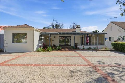 Photo of 1314 E Chapman Ave, Orange, CA 92866 (MLS # PW26058691)