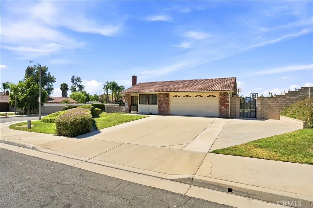 1246 Versailles Circle